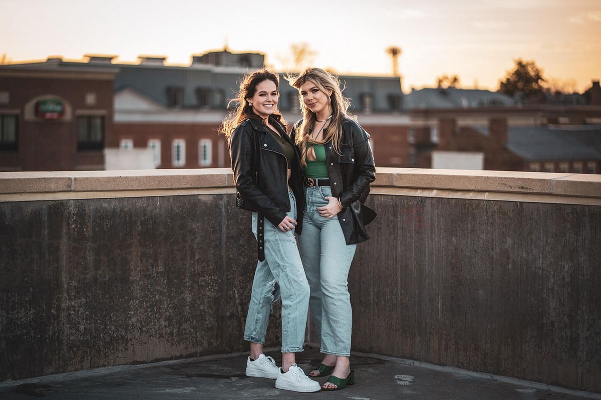 Como usar camisa feminina com calça jeans