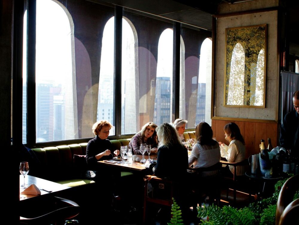 como escolher restaurante em viagem