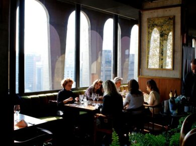 como escolher restaurante em viagem