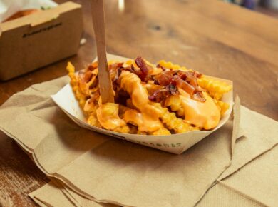 Para entender A Origem da Batata Frita: Por que o nome em inglês é 'French Fries', é crucial saber que sua história remonta à