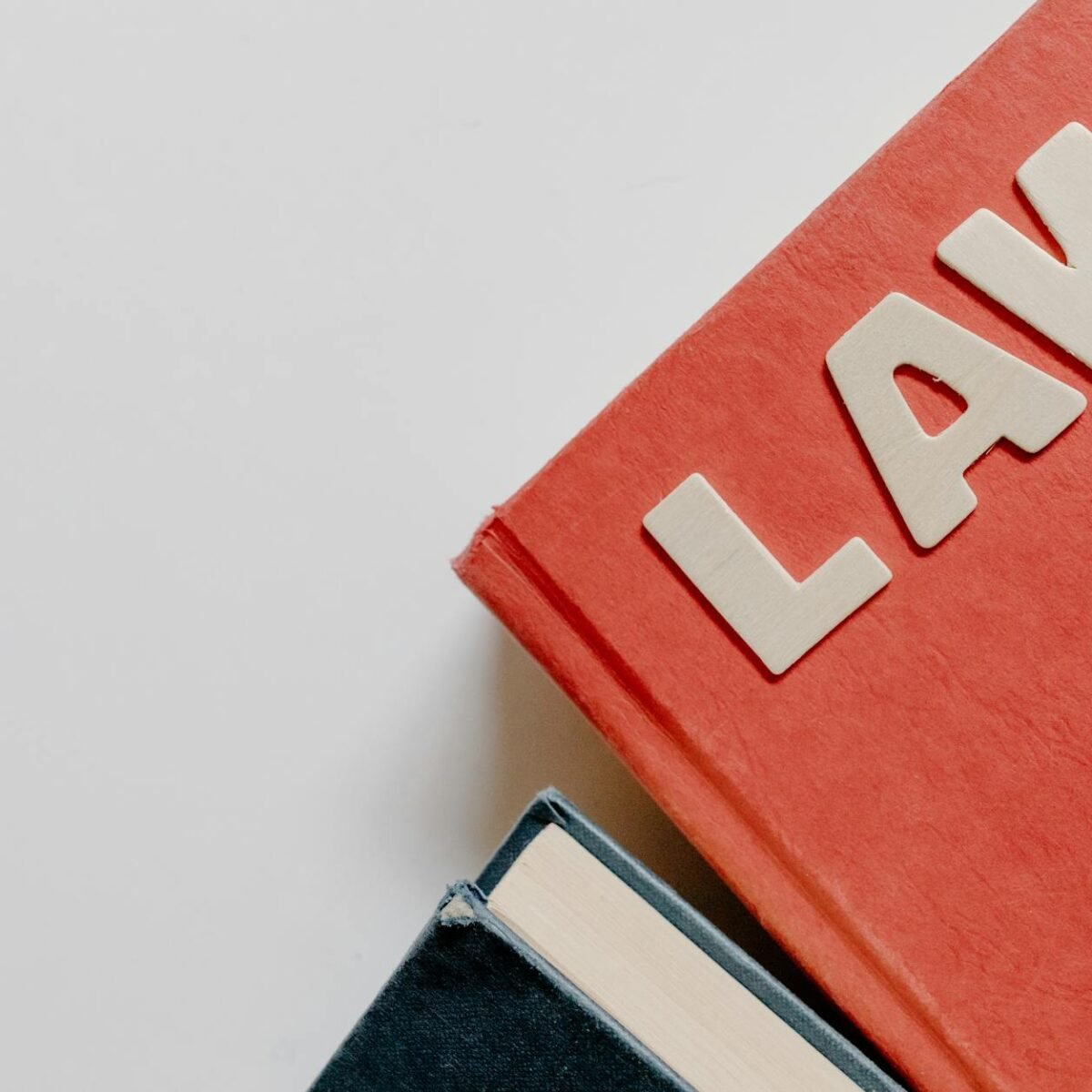 Leis Absurdas e Ativas: As Normas Mais Estranhas e Inusitadas que Ainda Vigoram no Mundo — as leis mais estranhas e inusitada