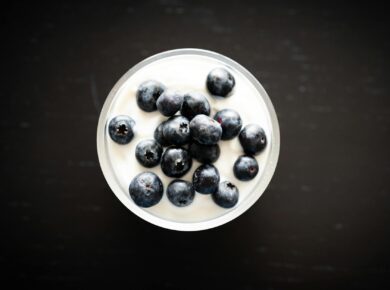 Iogurte Natural: O Guia Definitivo para uma Flora Intestinal Próspera e Saúde Integral — benefícios do iogurte natural para a