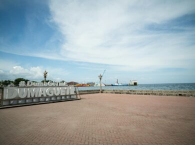 Buracos Negros Estrelares: O que aconteceria se você caísse em um? (Espaguetificação).