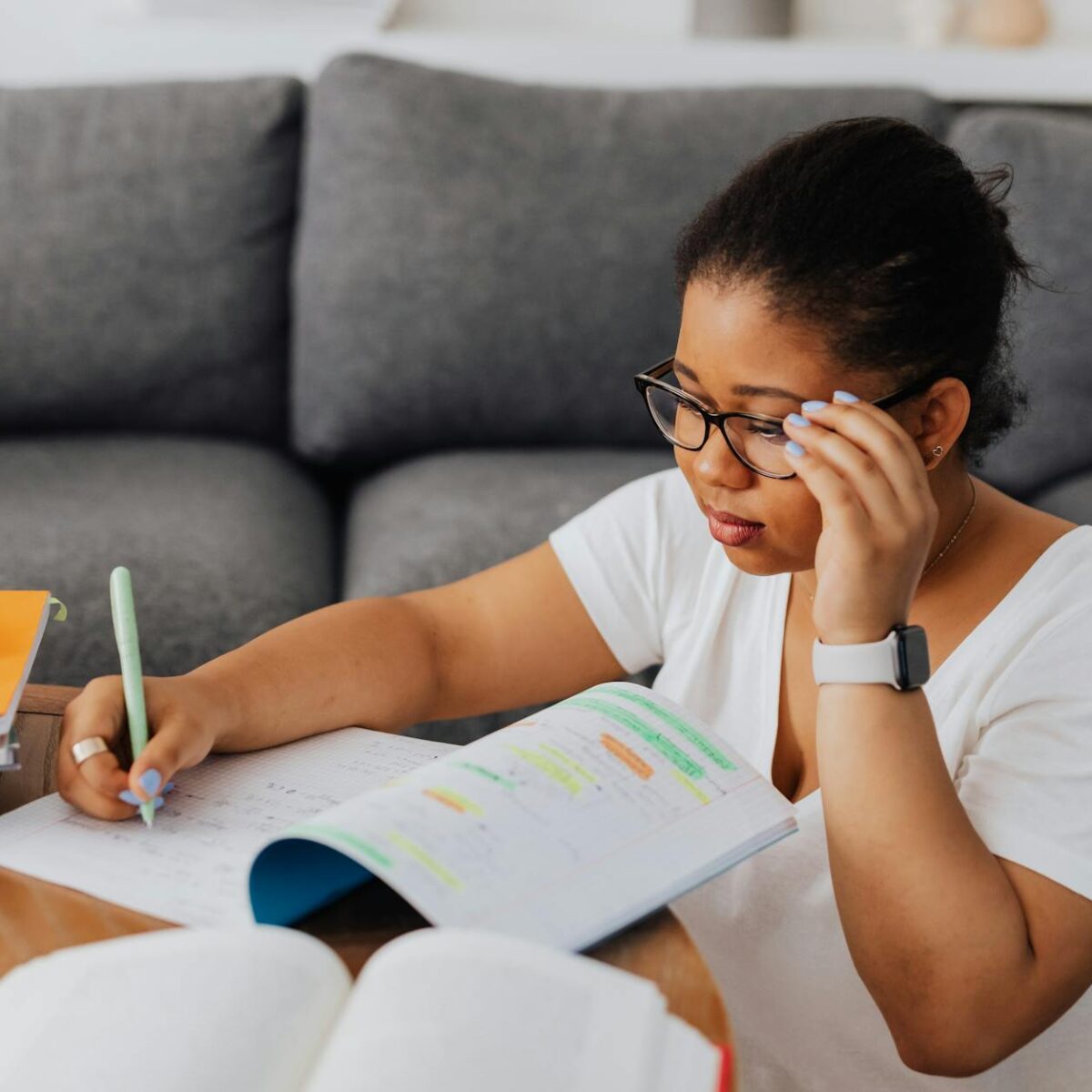 Estudo Eficiente: O Guia Definitivo para Reter Mais Conteúdo e Maximizar seu Foco — como estudar de forma eficiente e reter m
