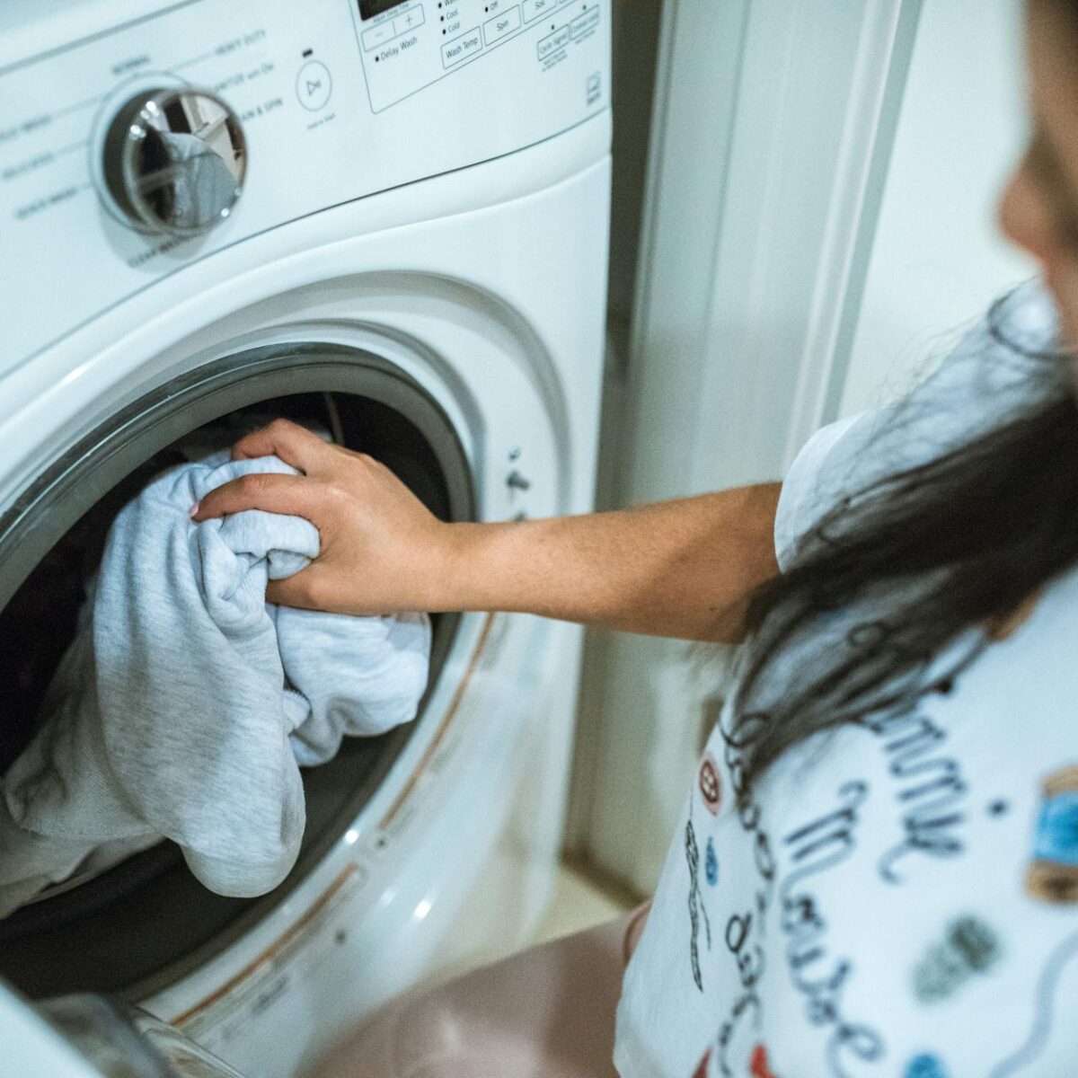 O Guia Definitivo: Como Lavar Roupas Delicadas Sem Estragar (À Mão ou Máquina) — como lavar roupas delicadas sem estragar à m