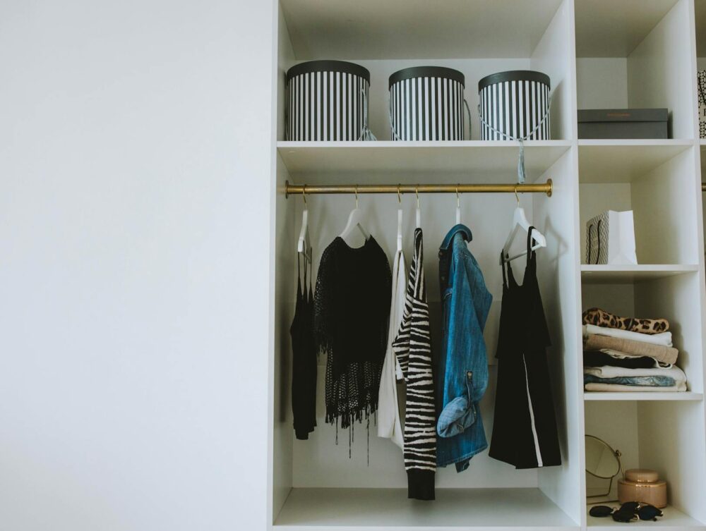 Guia Completo: Como Organizar o Guarda-Roupa e Maximizar Seu Espaço com Estratégias Inteligentes — como organizar o guarda ro