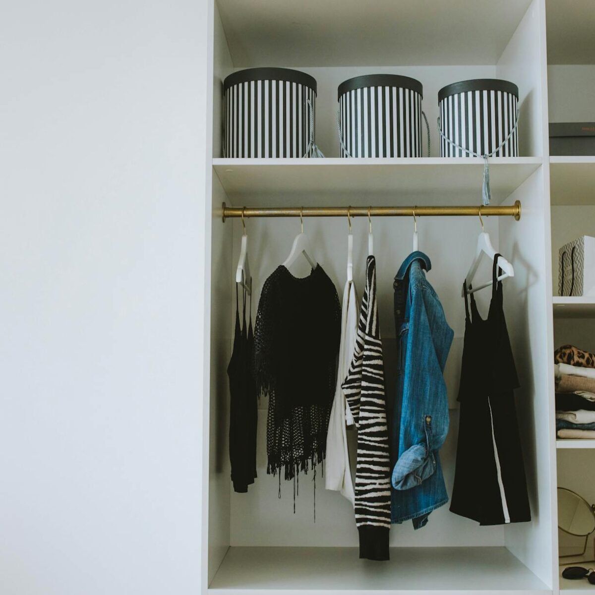 Guia Completo: Como Organizar o Guarda-Roupa e Maximizar Seu Espaço com Estratégias Inteligentes — como organizar o guarda ro