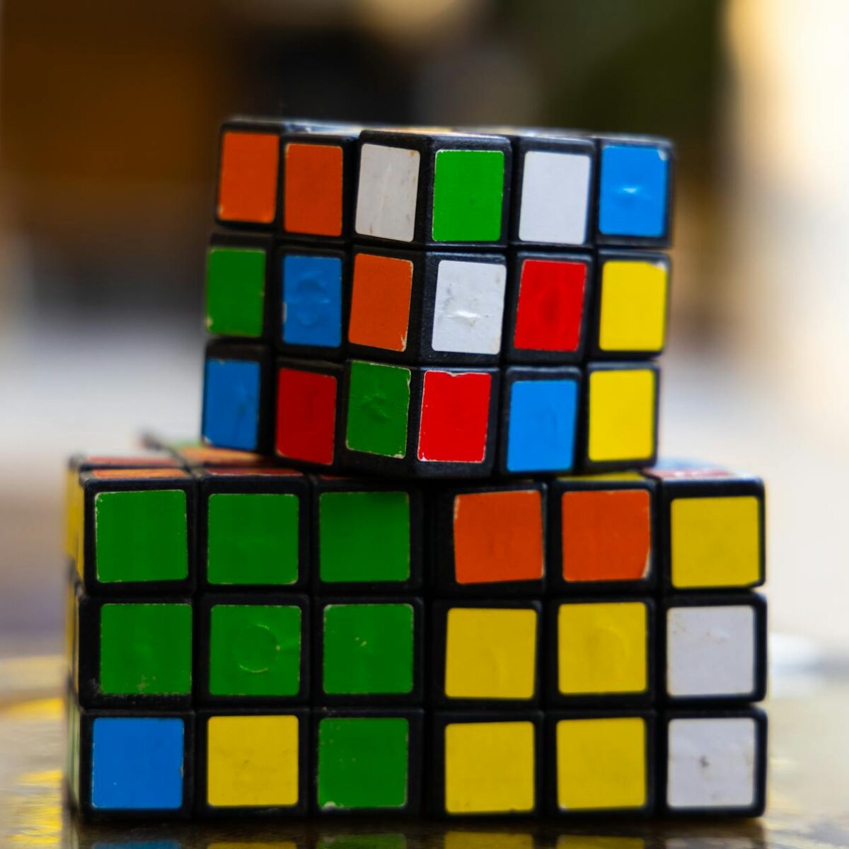 Para entender por que o magenta é uma cor que não existe e uma invenção do nosso cérebro, saiba que ele não possui um comprim