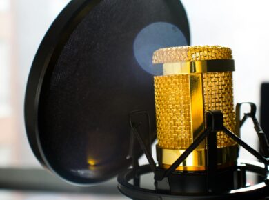 Para entender por que a dublagem brasileira é considerada uma das melhores do mundo, a resposta reside na excelência dos prof