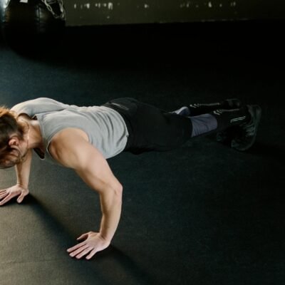 Treino em Casa: O Guia Completo de Exercícios com Peso do Corpo para Resultados Reais — exercícios para fazer em casa com pes