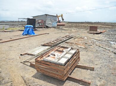 Para o lixo espacial, trata-se de qualquer objeto artificial sem utilidade que orbita a Terra, como satélites desativados, fr