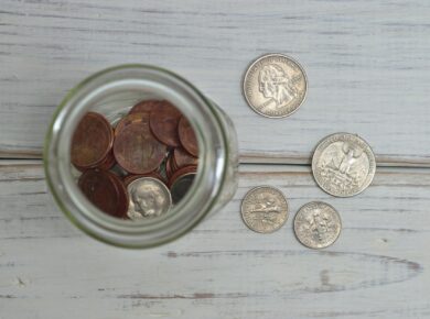 Para Moedas de 1 Centavo: Por que elas ainda existem se custam mais para fabricar do que valem?, elas persistem devido a múlt