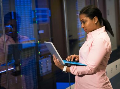 Tecnologia Sem Faculdade: Seu Guia Definitivo para Estudar e Conquistar uma Carreira de Sucesso — o que estudar para trabalha