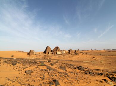 Para entender por que o Sudão tem mais pirâmides que o território egípcio, é preciso mergulhar na história dos antigos reinos