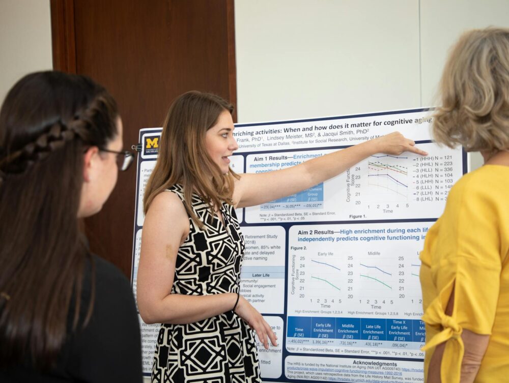 Para entender por que sonhamos, é fundamental explorar as teorias científicas mais recentes que abordam o fenômeno do sono RE