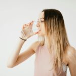 Desvende os Sinais Críticos: Seu Corpo Pede Mais Água e Hidratação Urgente! — sinais de que o seu corpo está pedindo mais águ