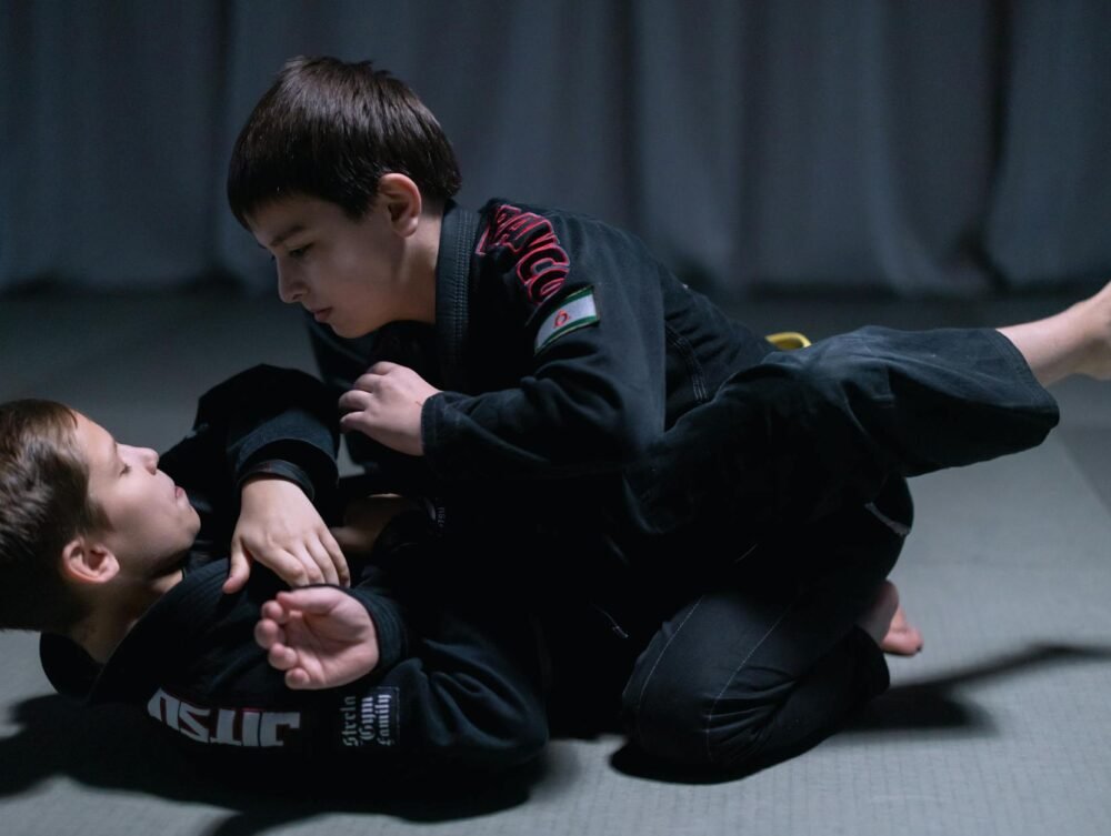 Jiu Jitsu Brasileiro para Adultos: Domine as Técnicas Essenciais para Iniciantes — técnicas básicas de jiu jitsu brasileiro p